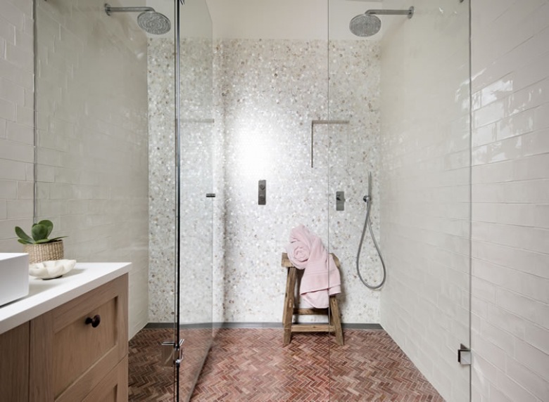 Kabina prysznicowa w łazience (44203)