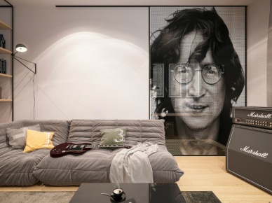 Portret Johny Lennona  na ścianie przesuwnej w  salonie melomana (47661)